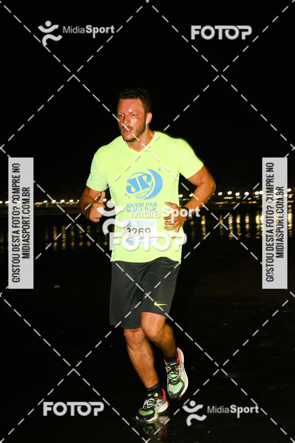 Buy your photos of the eventJovem Pan Night Run 2018 on Fotop