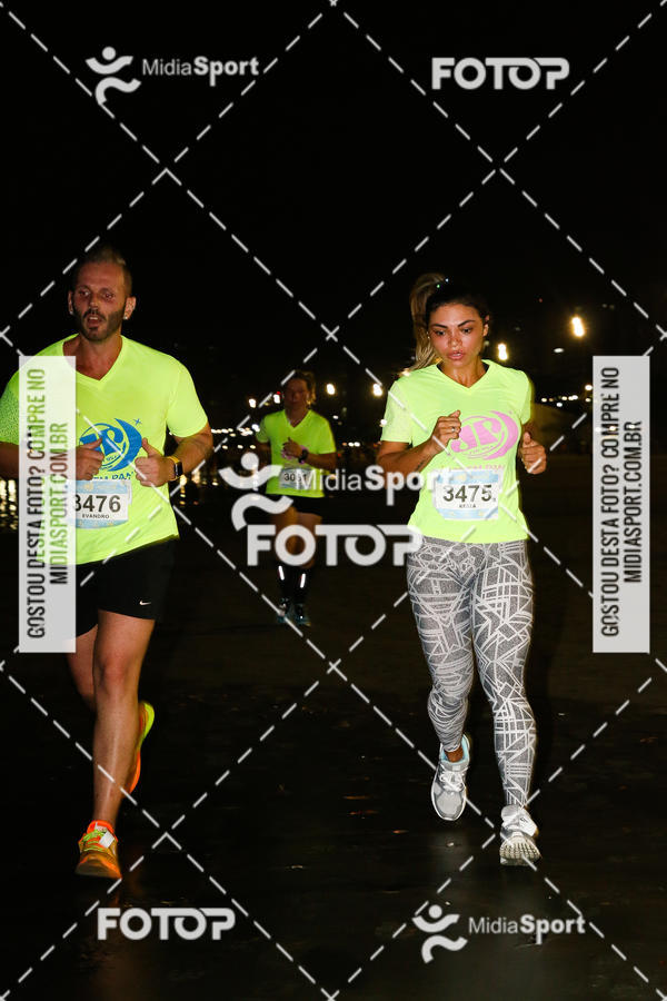 Buy your photos of the eventJovem Pan Night Run 2018 on Fotop