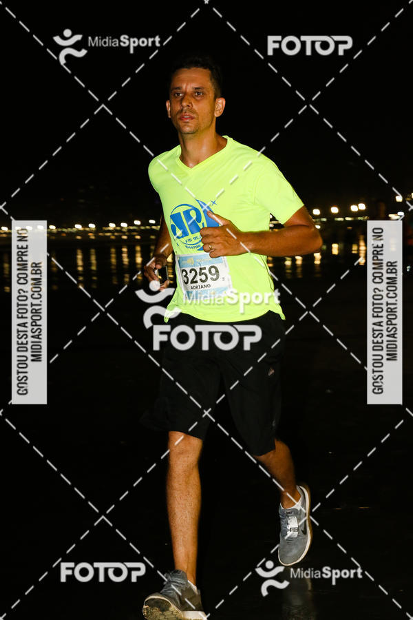 Buy your photos of the eventJovem Pan Night Run 2018 on Fotop