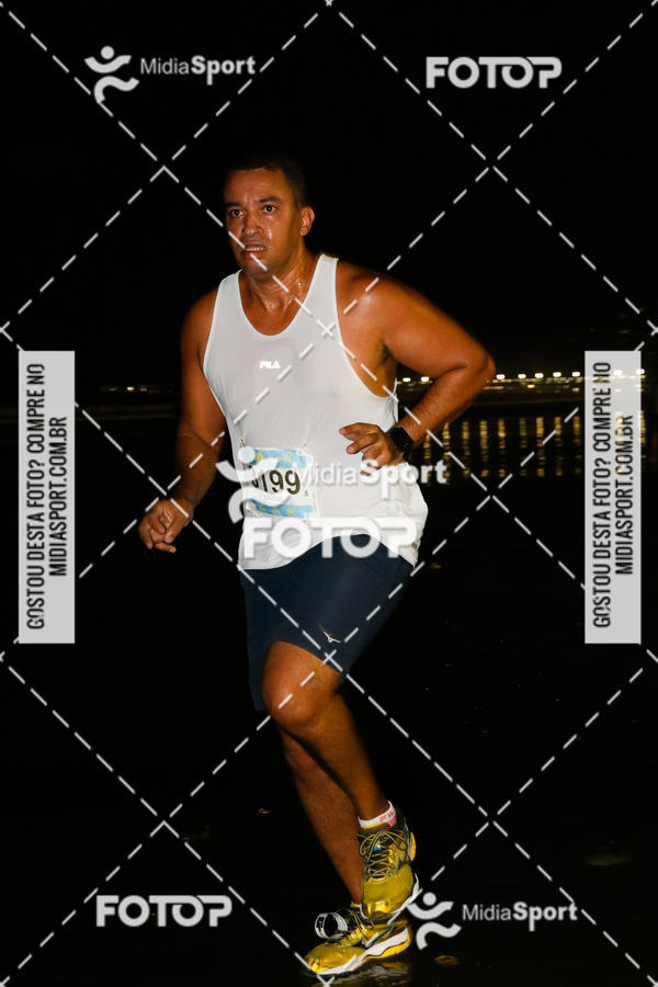 Buy your photos of the eventJovem Pan Night Run 2018 on Fotop