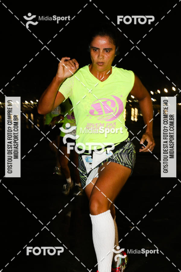 Buy your photos of the eventJovem Pan Night Run 2018 on Fotop
