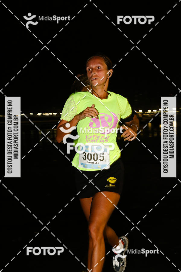 Buy your photos of the eventJovem Pan Night Run 2018 on Fotop