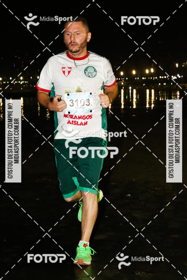 Buy your photos of the eventJovem Pan Night Run 2018 on Fotop