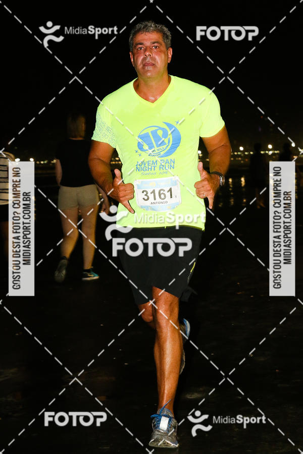 Buy your photos of the eventJovem Pan Night Run 2018 on Fotop