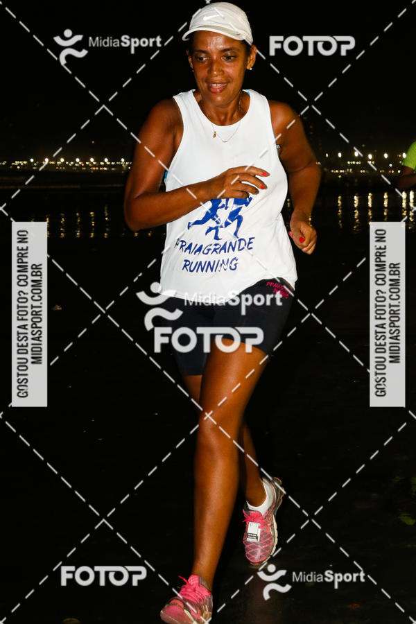 Buy your photos of the eventJovem Pan Night Run 2018 on Fotop