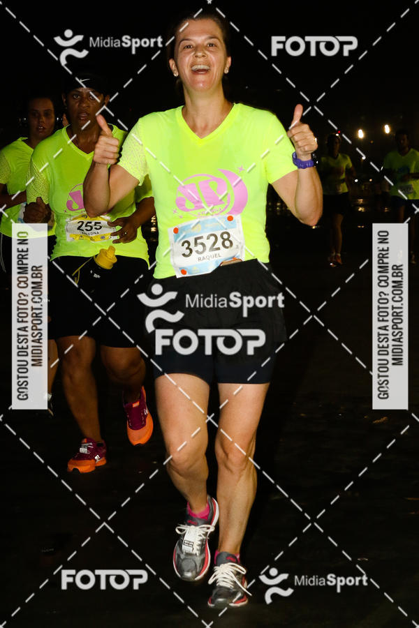 Buy your photos of the eventJovem Pan Night Run 2018 on Fotop