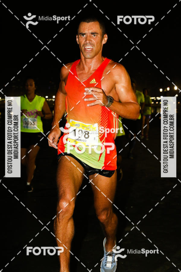 Buy your photos of the eventJovem Pan Night Run 2018 on Fotop