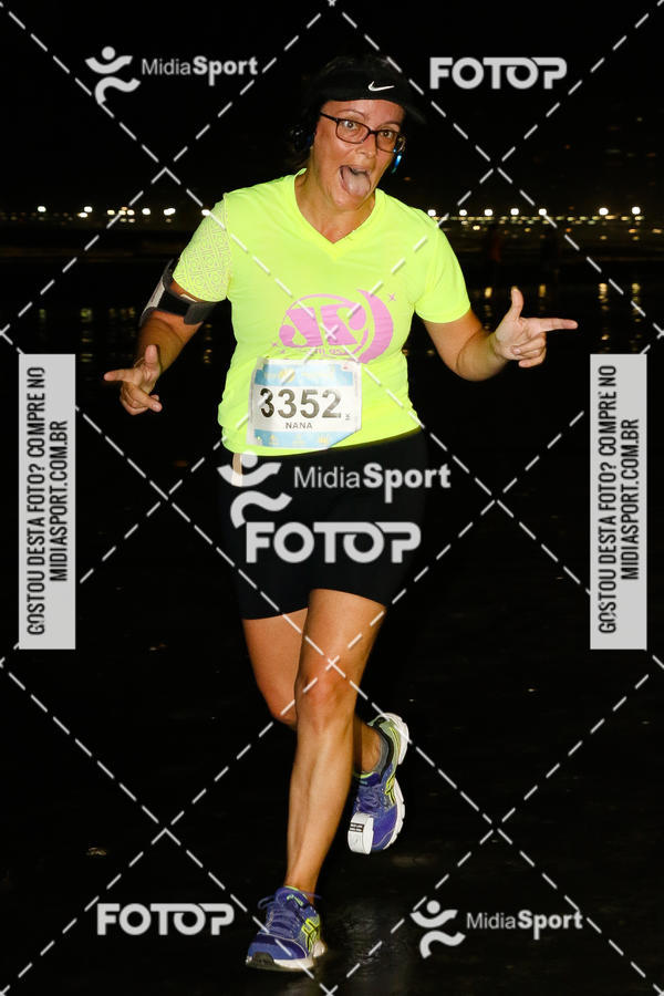 Buy your photos of the eventJovem Pan Night Run 2018 on Fotop