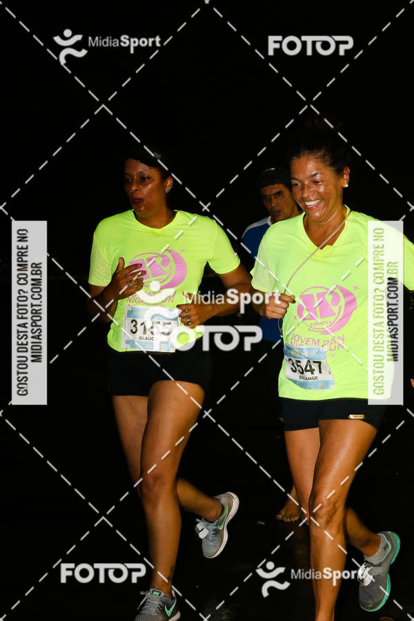 Buy your photos of the eventJovem Pan Night Run 2018 on Fotop