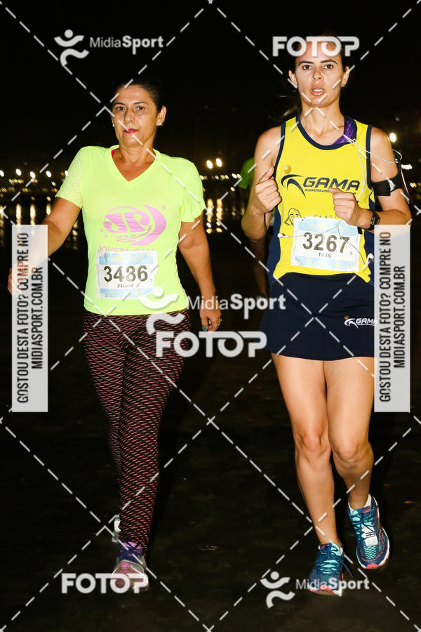 Buy your photos of the eventJovem Pan Night Run 2018 on Fotop