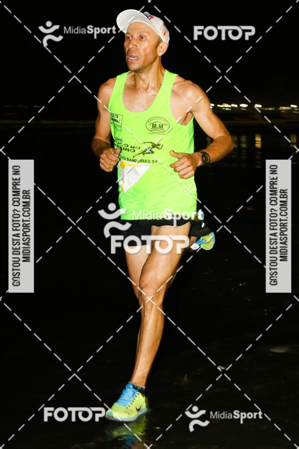 Buy your photos of the eventJovem Pan Night Run 2018 on Fotop