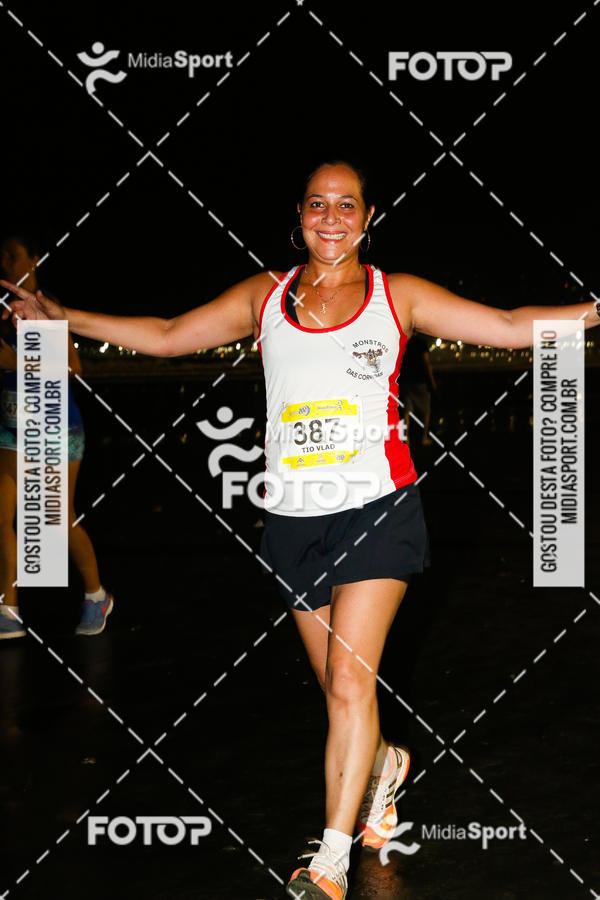 Buy your photos of the eventJovem Pan Night Run 2018 on Fotop