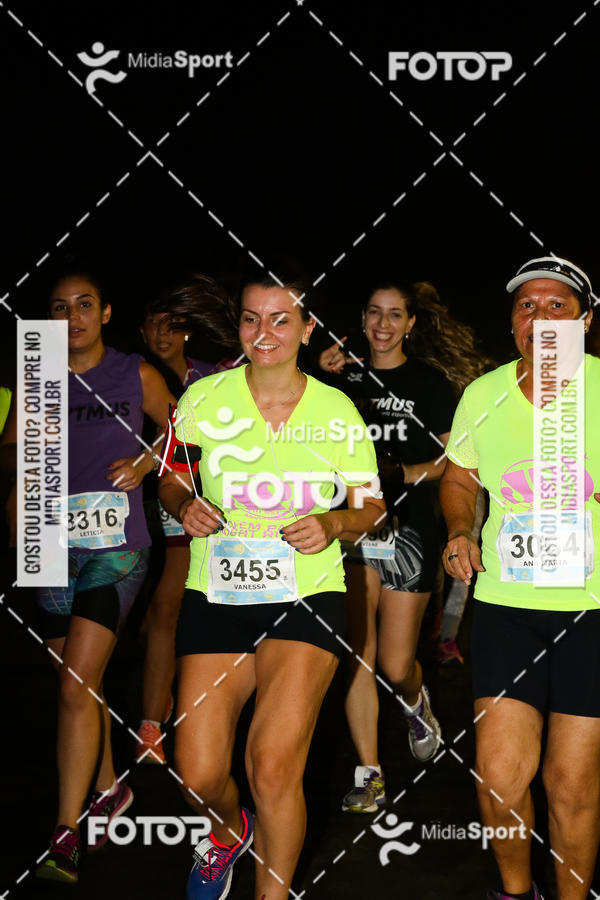 Buy your photos of the eventJovem Pan Night Run 2018 on Fotop
