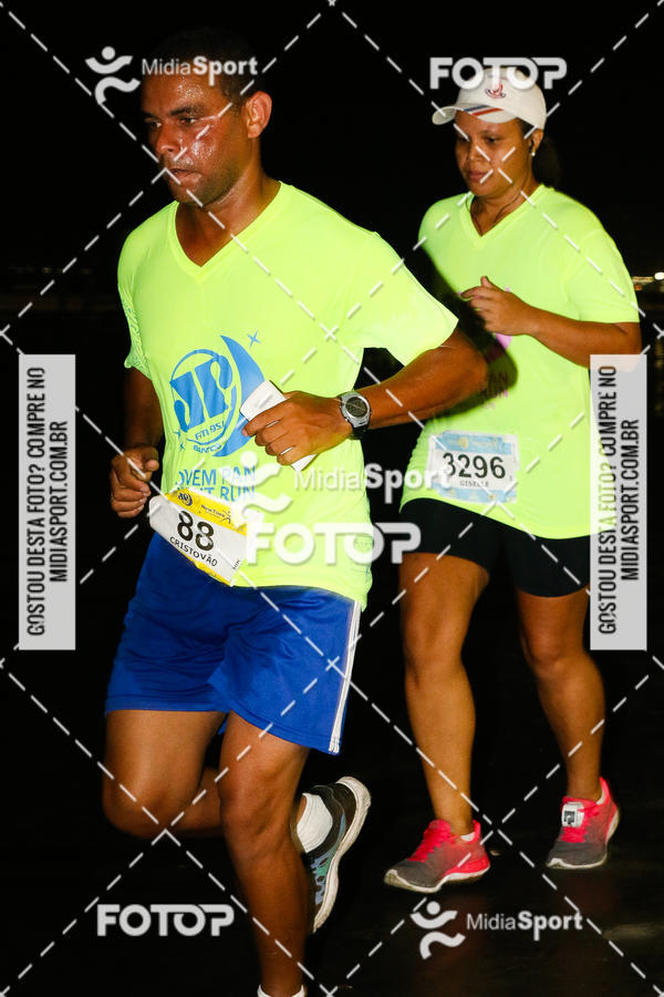 Buy your photos of the eventJovem Pan Night Run 2018 on Fotop