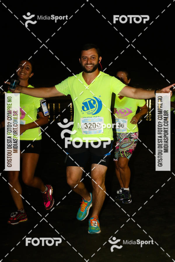 Buy your photos of the eventJovem Pan Night Run 2018 on Fotop