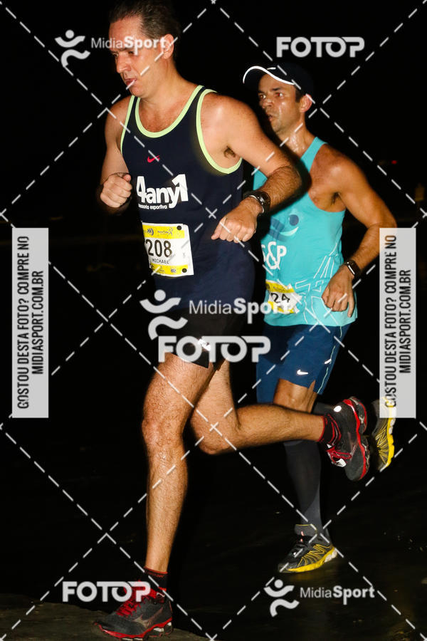 Buy your photos of the eventJovem Pan Night Run 2018 on Fotop