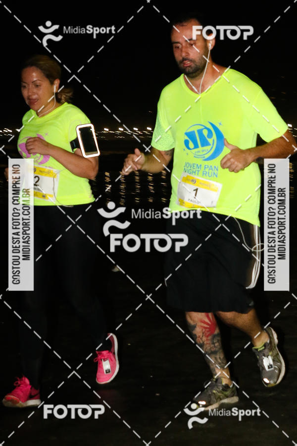 Buy your photos of the eventJovem Pan Night Run 2018 on Fotop