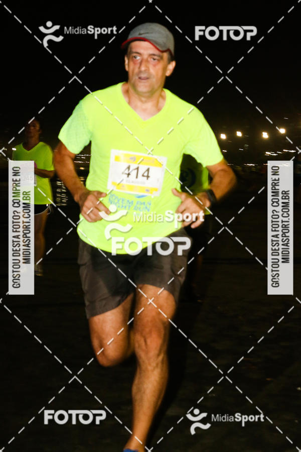 Buy your photos of the eventJovem Pan Night Run 2018 on Fotop