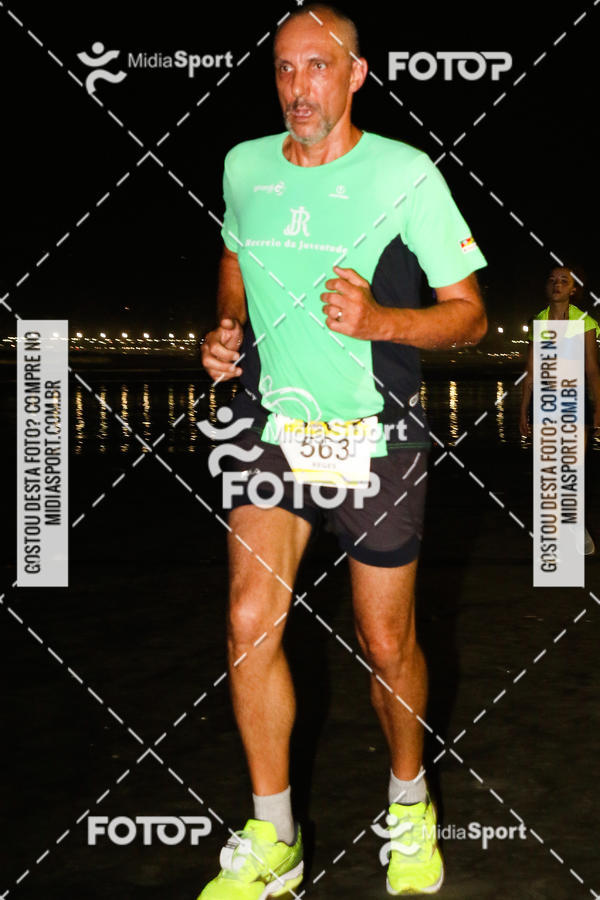 Buy your photos of the eventJovem Pan Night Run 2018 on Fotop