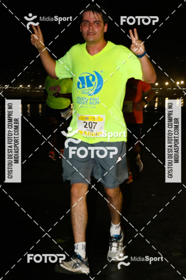Buy your photos of the eventJovem Pan Night Run 2018 on Fotop