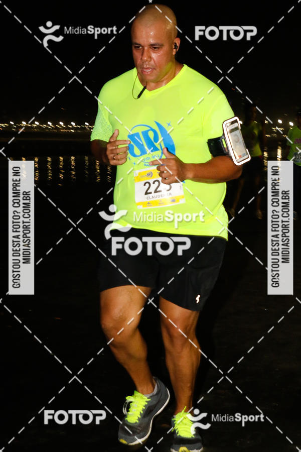 Buy your photos of the eventJovem Pan Night Run 2018 on Fotop