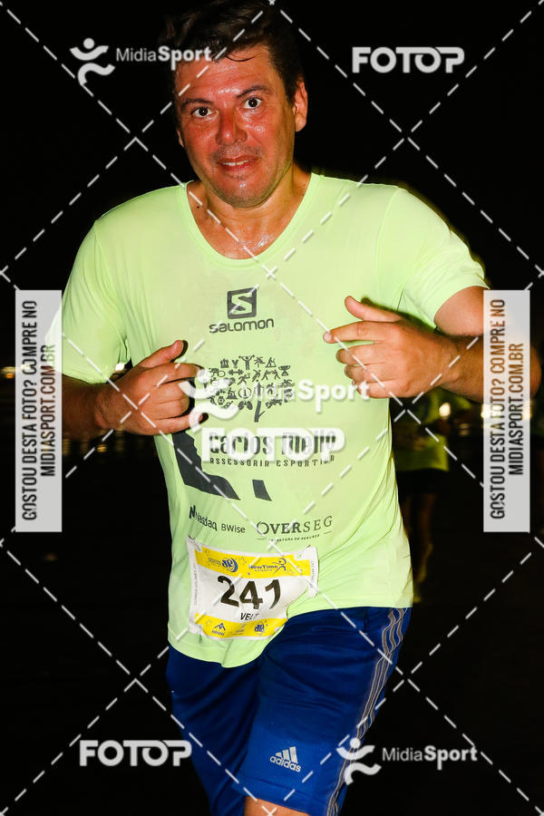 Buy your photos of the eventJovem Pan Night Run 2018 on Fotop