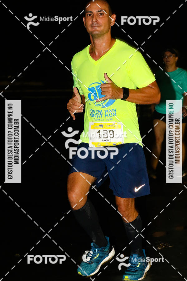 Buy your photos of the eventJovem Pan Night Run 2018 on Fotop