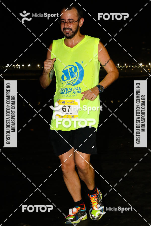 Buy your photos of the eventJovem Pan Night Run 2018 on Fotop