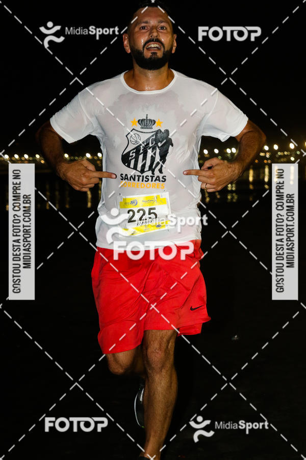 Buy your photos of the eventJovem Pan Night Run 2018 on Fotop