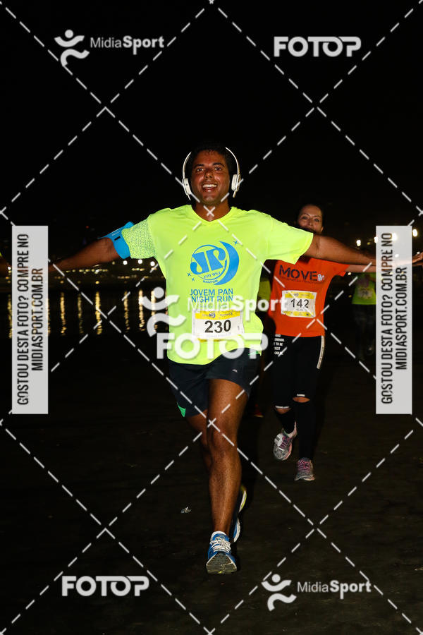 Buy your photos of the eventJovem Pan Night Run 2018 on Fotop
