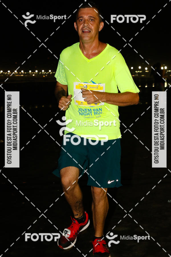 Buy your photos of the eventJovem Pan Night Run 2018 on Fotop