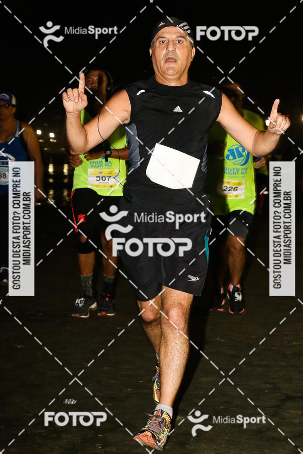 Buy your photos of the eventJovem Pan Night Run 2018 on Fotop