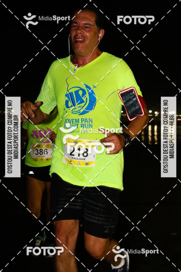 Buy your photos of the eventJovem Pan Night Run 2018 on Fotop