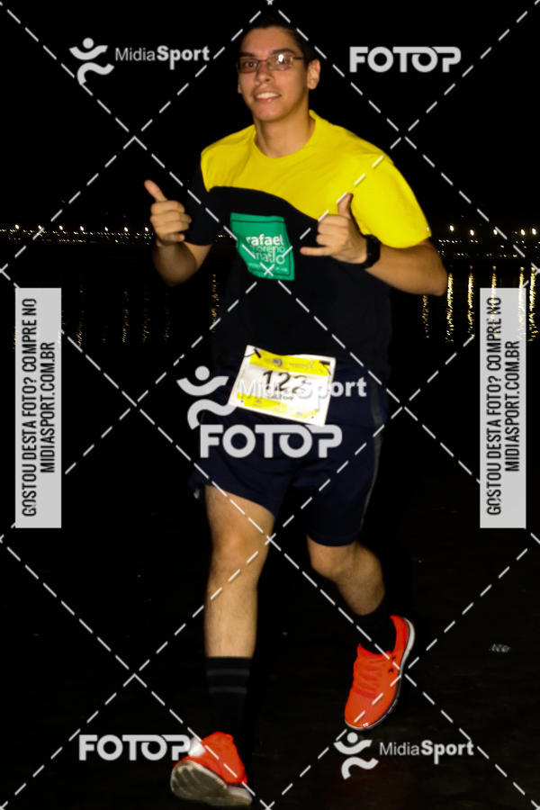 Buy your photos of the eventJovem Pan Night Run 2018 on Fotop