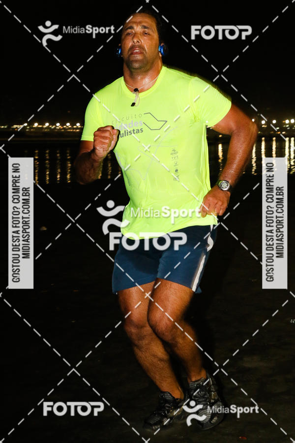 Buy your photos of the eventJovem Pan Night Run 2018 on Fotop