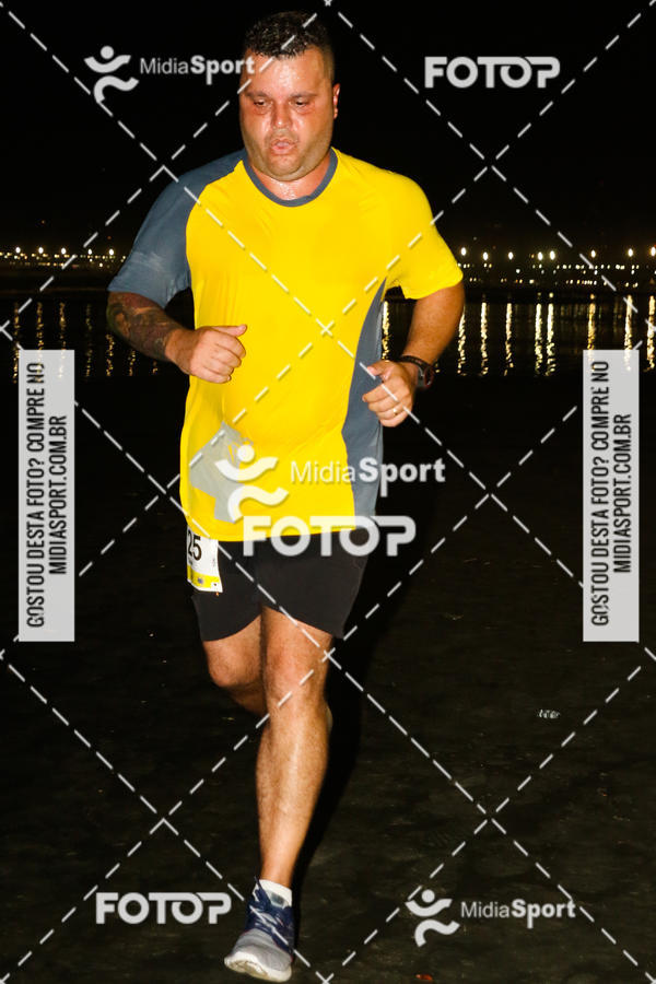 Buy your photos of the eventJovem Pan Night Run 2018 on Fotop