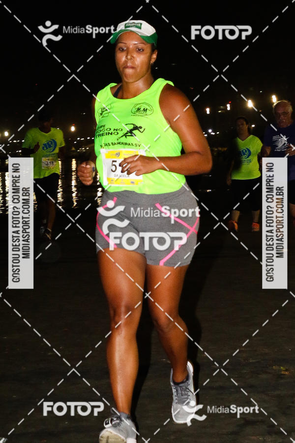 Buy your photos of the eventJovem Pan Night Run 2018 on Fotop