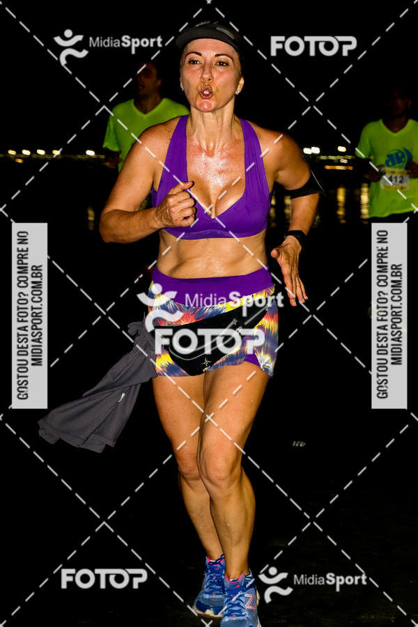 Buy your photos of the eventJovem Pan Night Run 2018 on Fotop