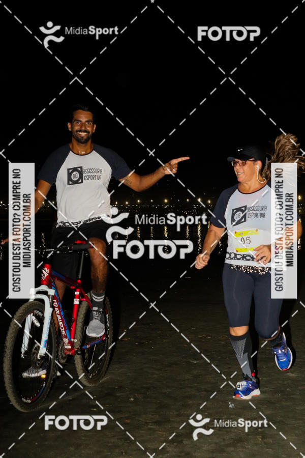 Buy your photos of the eventJovem Pan Night Run 2018 on Fotop