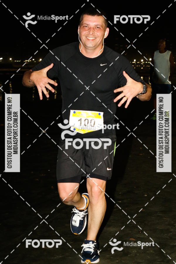 Buy your photos of the eventJovem Pan Night Run 2018 on Fotop