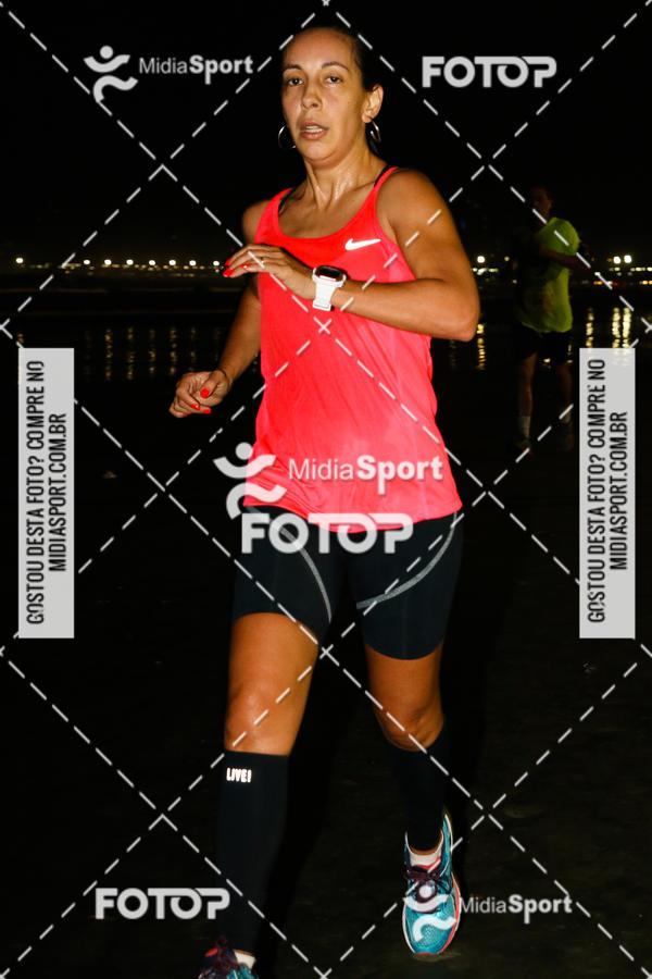 Buy your photos of the eventJovem Pan Night Run 2018 on Fotop