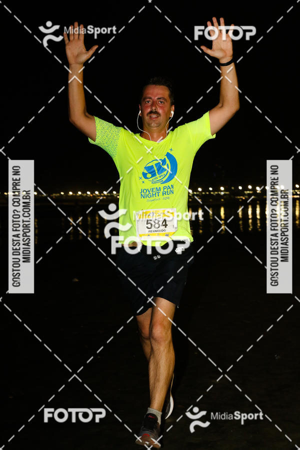 Buy your photos of the eventJovem Pan Night Run 2018 on Fotop