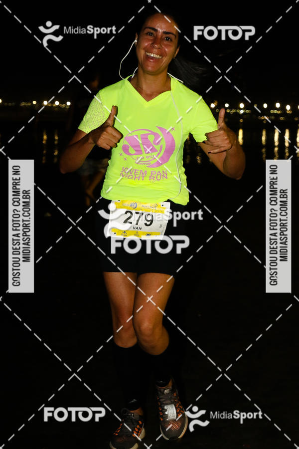 Buy your photos of the eventJovem Pan Night Run 2018 on Fotop