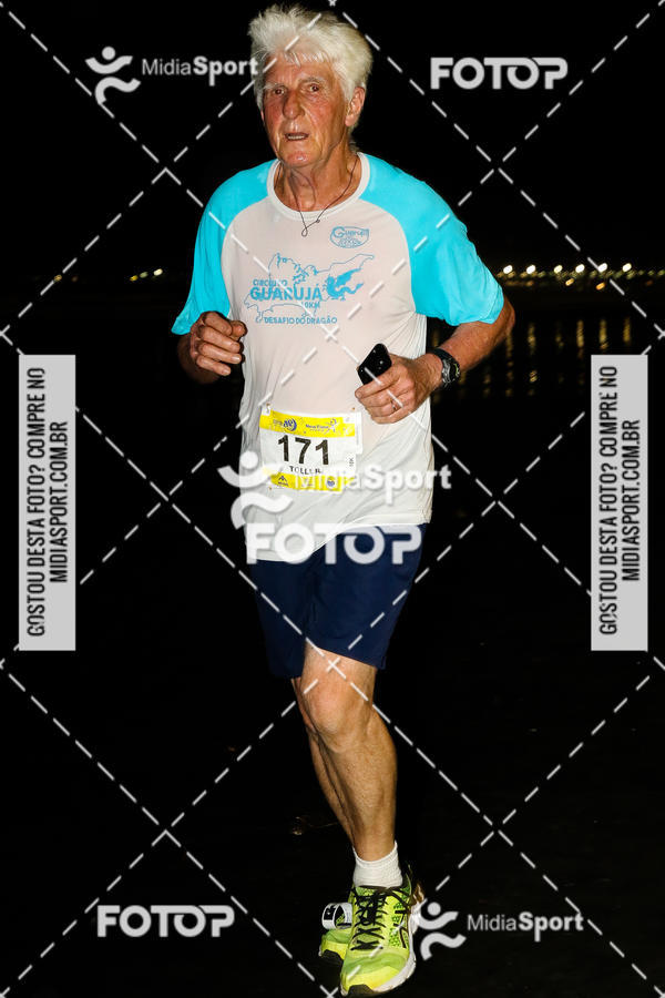 Buy your photos of the eventJovem Pan Night Run 2018 on Fotop