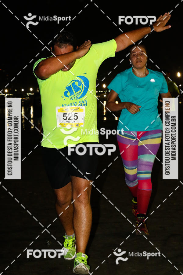 Buy your photos of the eventJovem Pan Night Run 2018 on Fotop