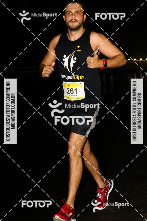 Buy your photos of the eventJovem Pan Night Run 2018 on Fotop