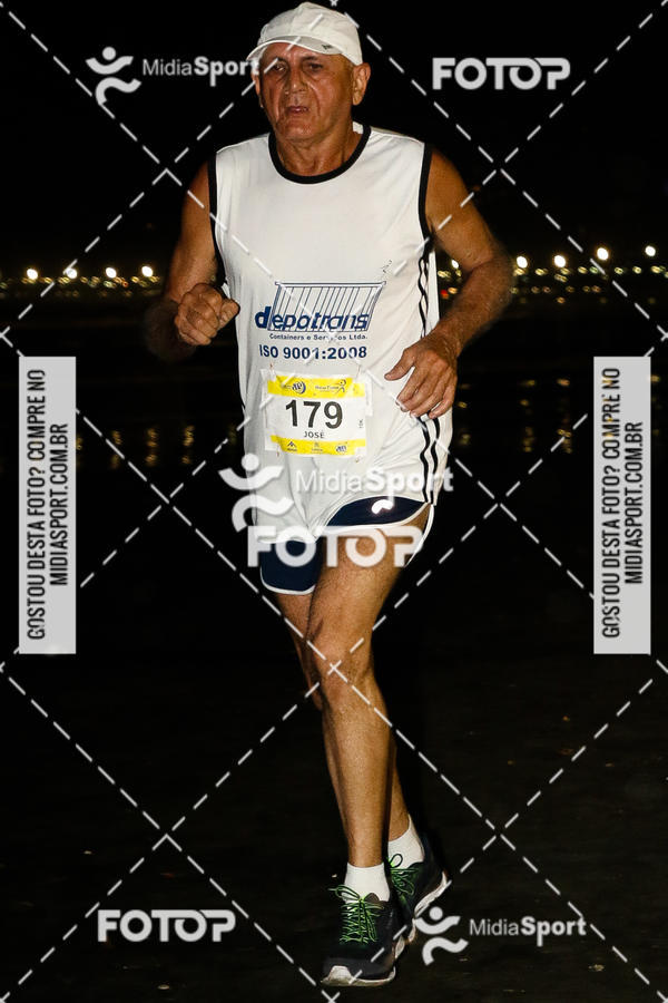 Buy your photos of the eventJovem Pan Night Run 2018 on Fotop