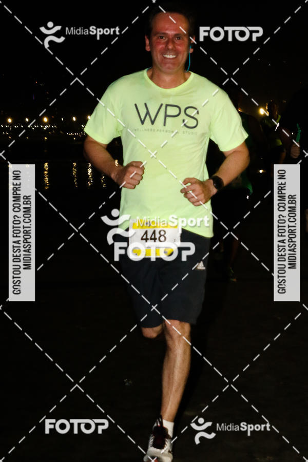 Buy your photos of the eventJovem Pan Night Run 2018 on Fotop