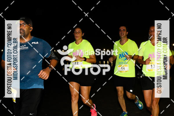 Buy your photos of the eventJovem Pan Night Run 2018 on Fotop