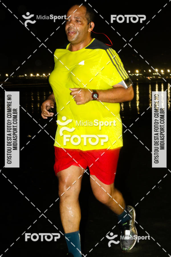 Buy your photos of the eventJovem Pan Night Run 2018 on Fotop